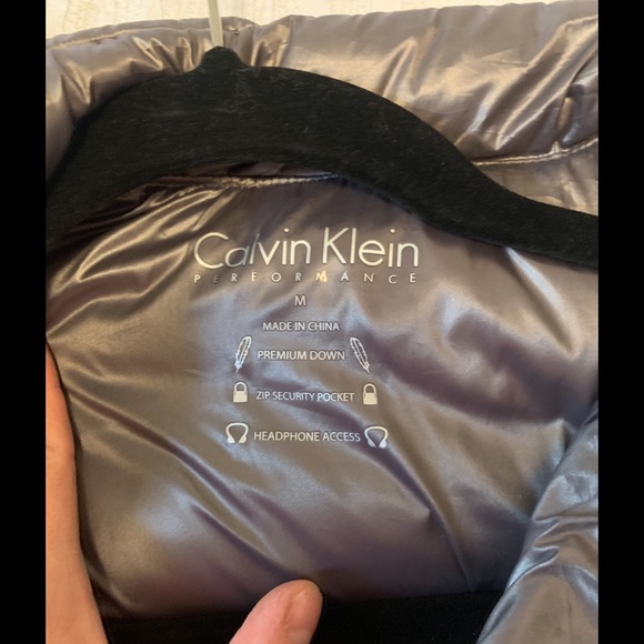 Calvin Klein Vest - Picture 8 of 8